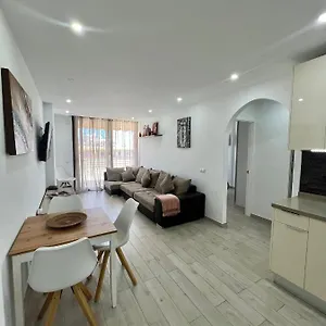 https://los-cristianos-los-cristianos-tenerife-38650.tenerifehoteles.net